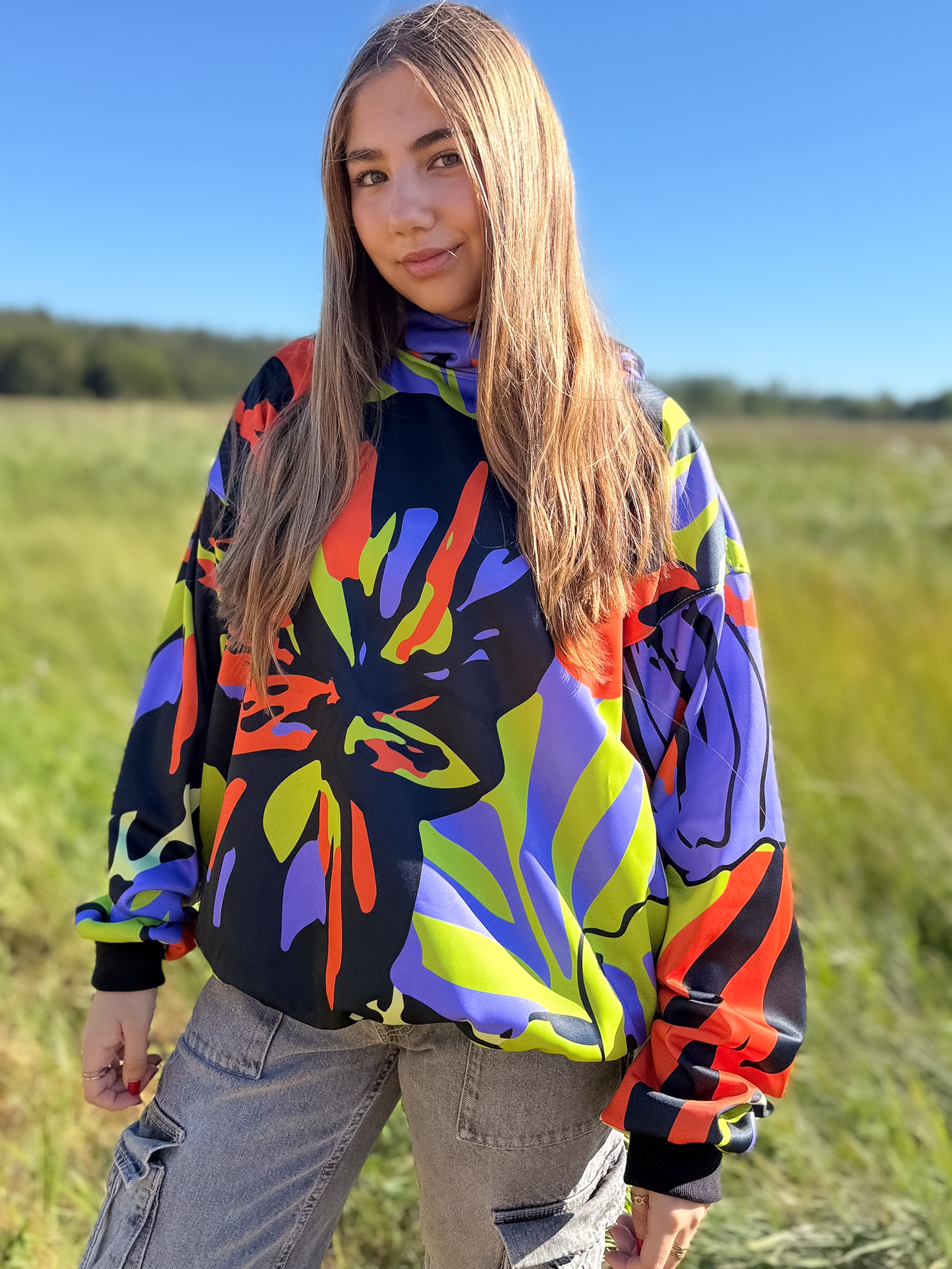 Polerón Hoodie Peonias de medianoche + Tote Bag Ciervo de ¡REGALO SOLO POR LANZAMIENTO!