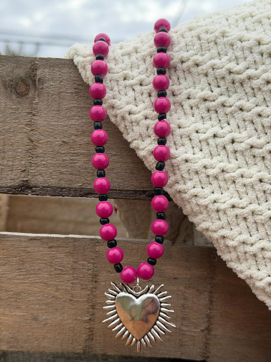 Collar Corazón de los Rayos Fucsia